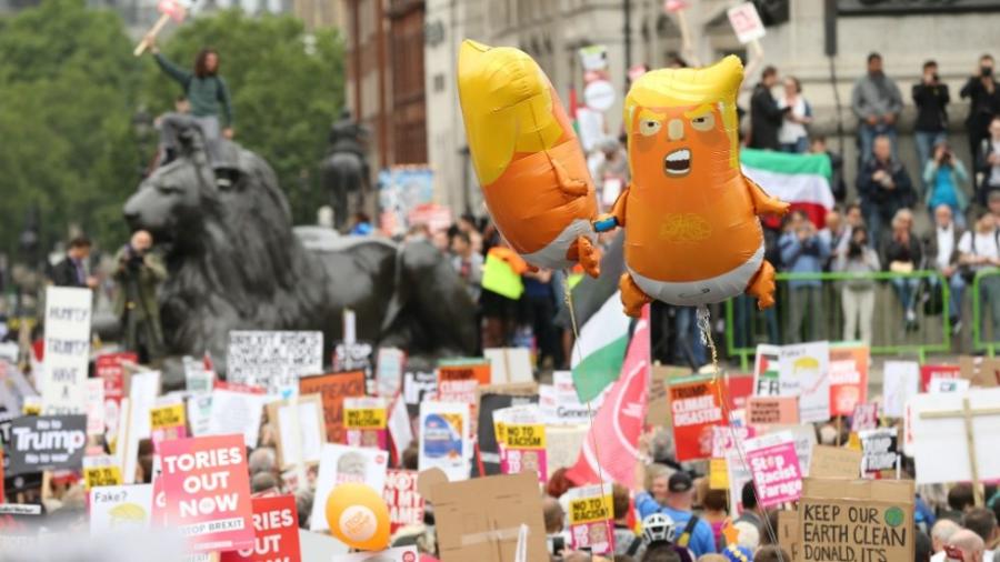 Londinenses le gritan a Trump que “No es bienvenido”