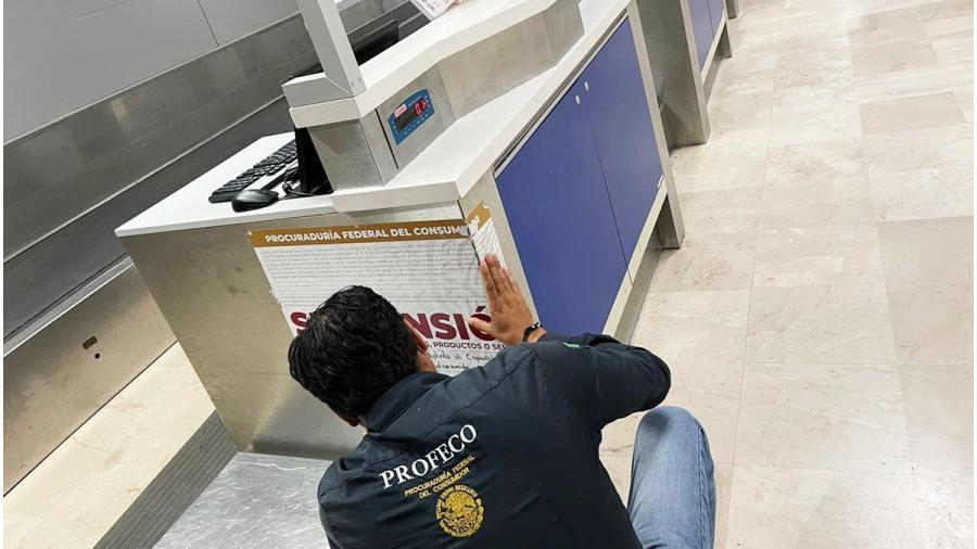 Profeco coloca sellos de suspensión a Volaris y Viva Aerobus 