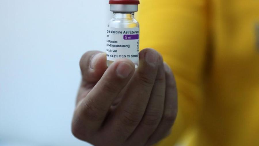 Aprueba la OMS uso de emergencia de vacuna anticovid de AstraZeneca
