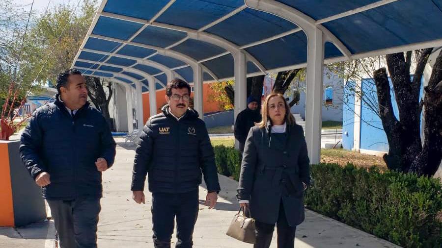 Rector Dámaso Anaya supervisa obras de la UAT en Nuevo Laredo