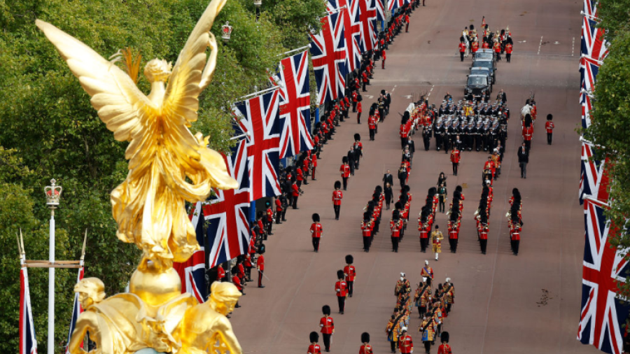 Funeral de la reina Isabel II: El féretro es trasladado al Castillo de Windsor 