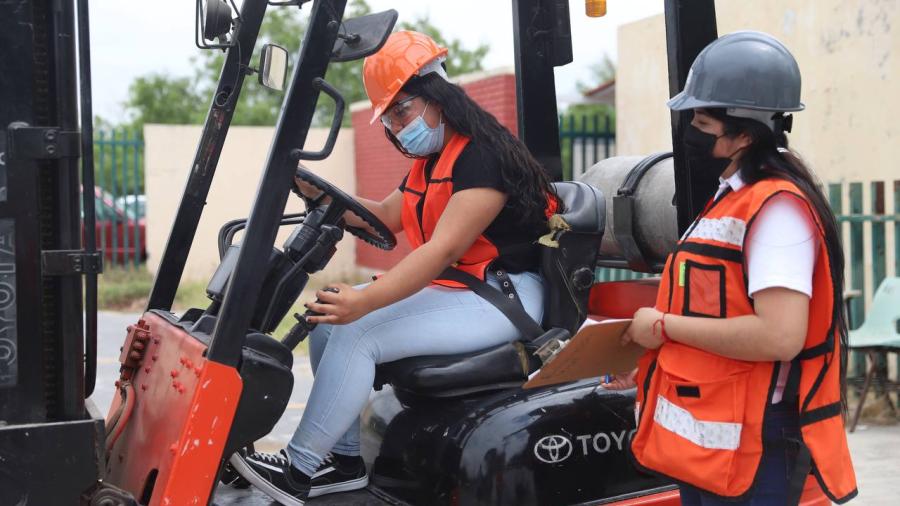 Capacitará Municipio a ciudadanos para ingresar al sector industrial
