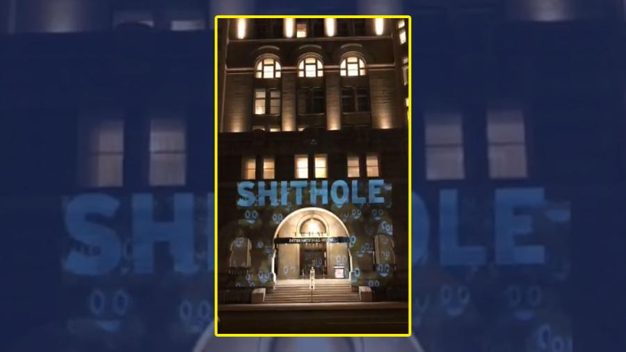 Proyectan la palabra "shithole” en Torre Trump