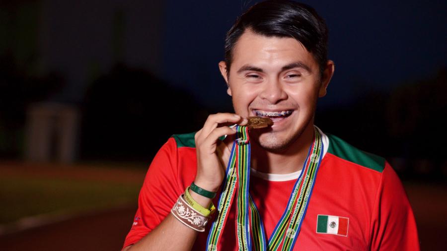 Participará Juanito en Campeonato Internacional de deportistas con Síndrome de Down 