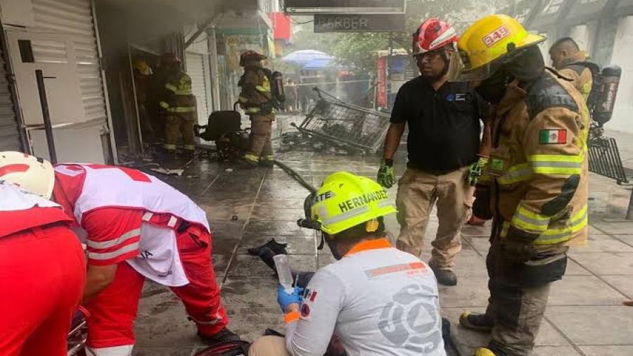 Un muerto y seis heridos tras incendio de edificio de departamentos en Monterrey