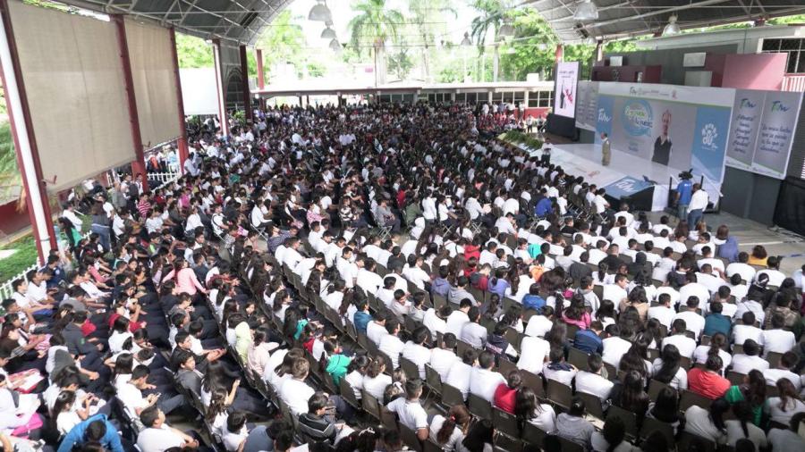 Motivan a j&oacute;venes a cumplir metas