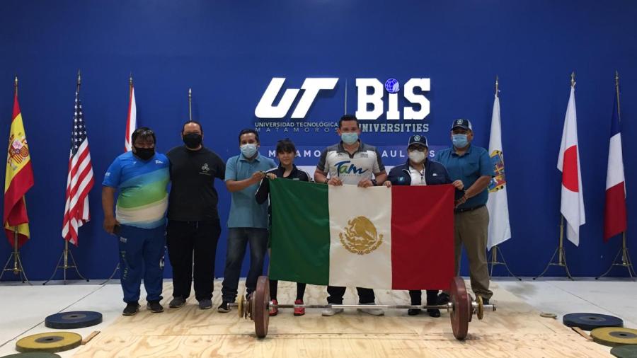 Tamaulipeca Michell Vélez es campeona mundial de levantamiento de pesas