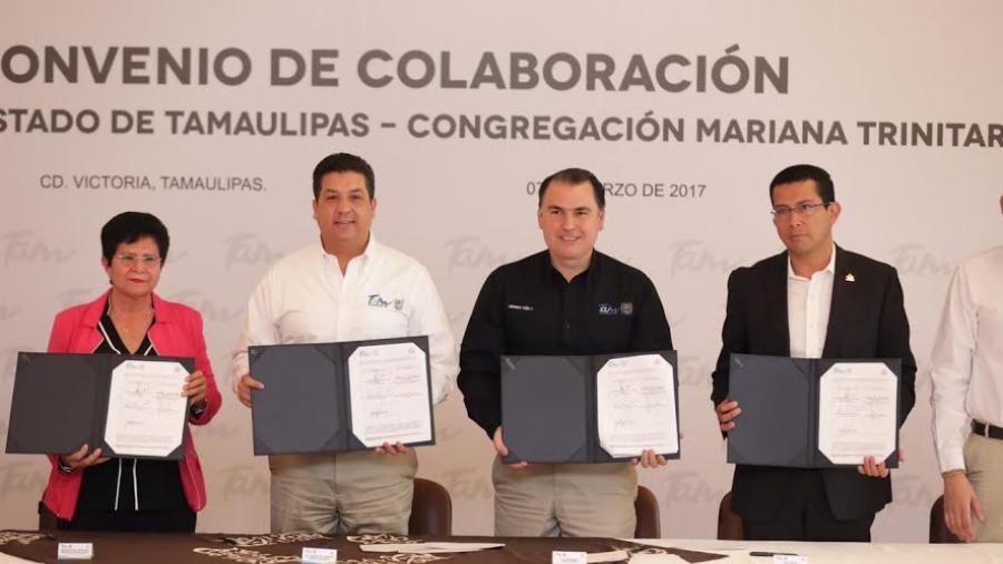 Firman convenio para combatir rezago social