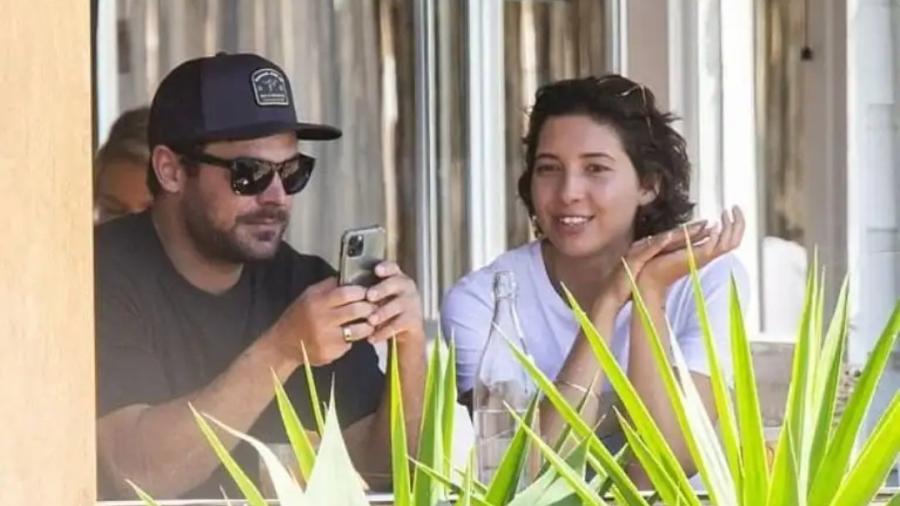 Zac Efron es captado en Australia con su nueva novia, Vanessa Valladares 