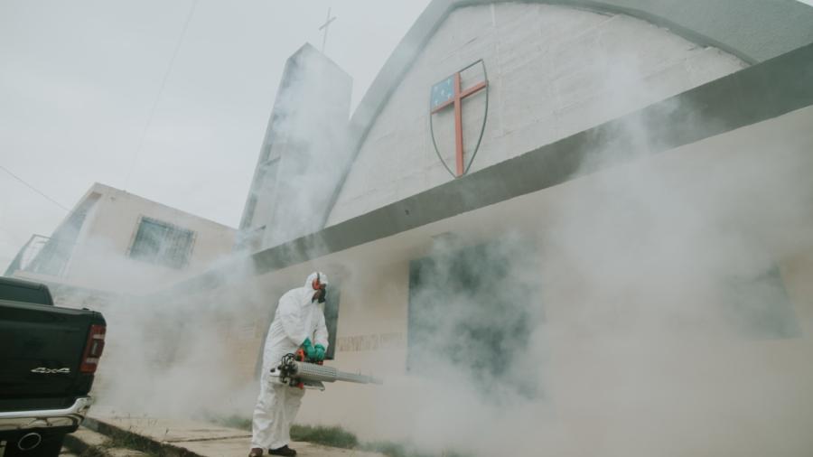 Realiza Ayuntamiento desinfección en edificios de organizaciones religiosas por COVID-19