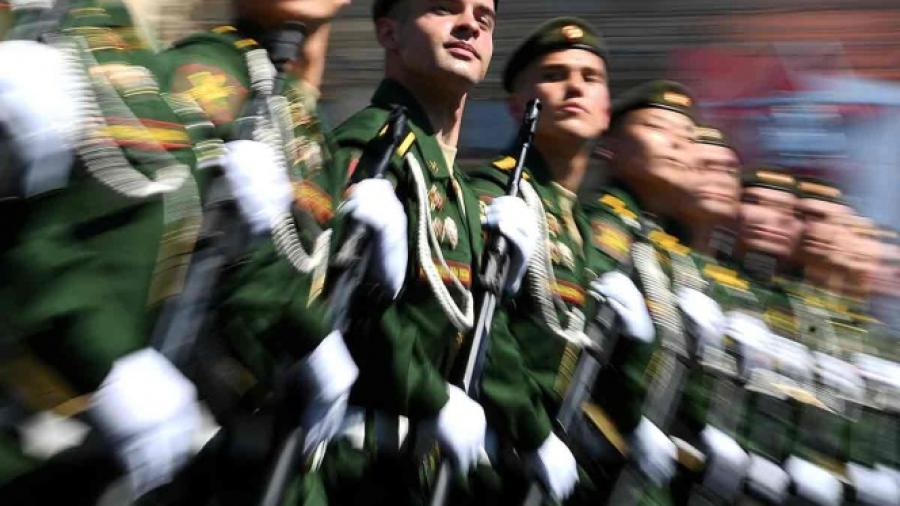 Ministra de Defensa alemana llama a soldados a imitar a opositores de Hitler