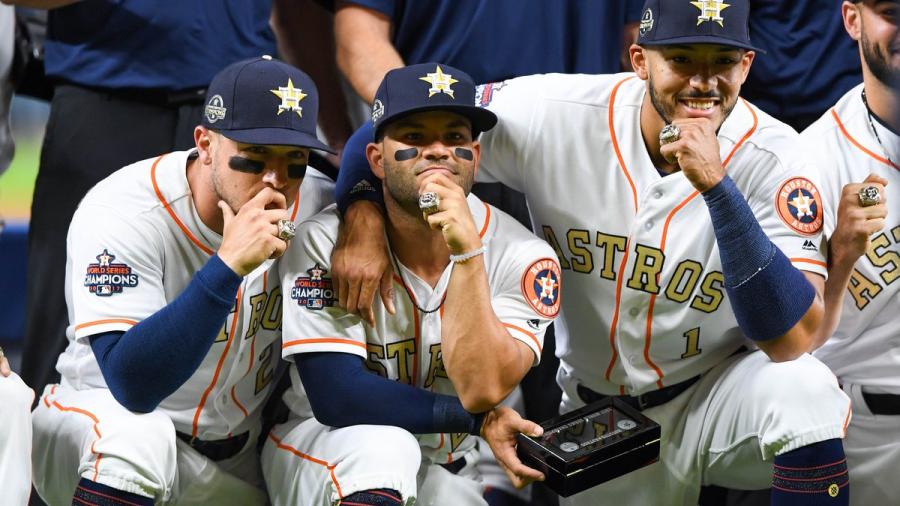 Entregan anillos de campeones a los Astros de Houston
