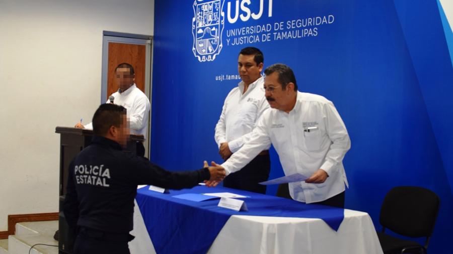 Policías Estatales se gradúan de la USJT 