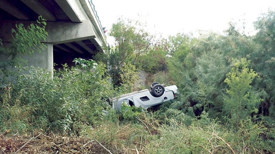 Accidente en el Colosio, cae de puente y muere