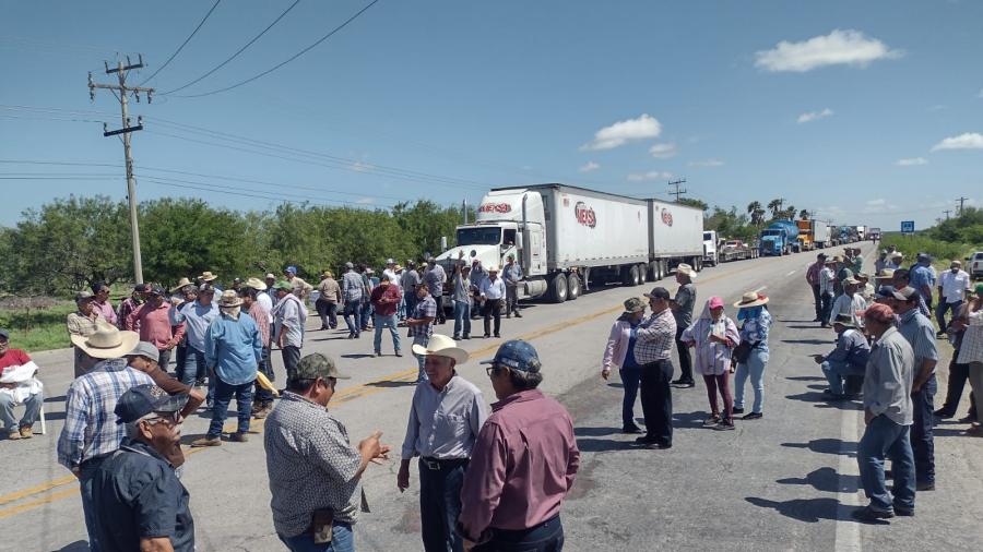 Transportistas exhorta a gobierno federal pague a sorgueros
