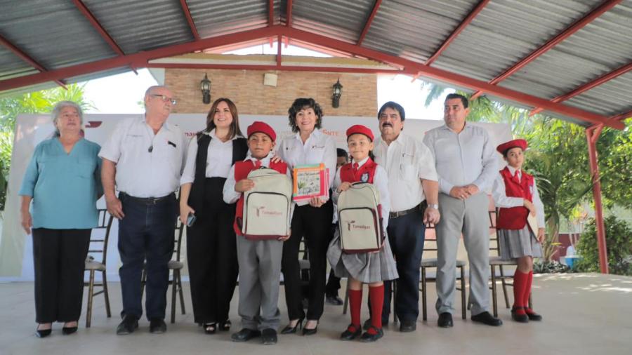 Agradecen a Américo Villarreal reconstrucción de escuela en Xicoténcatl