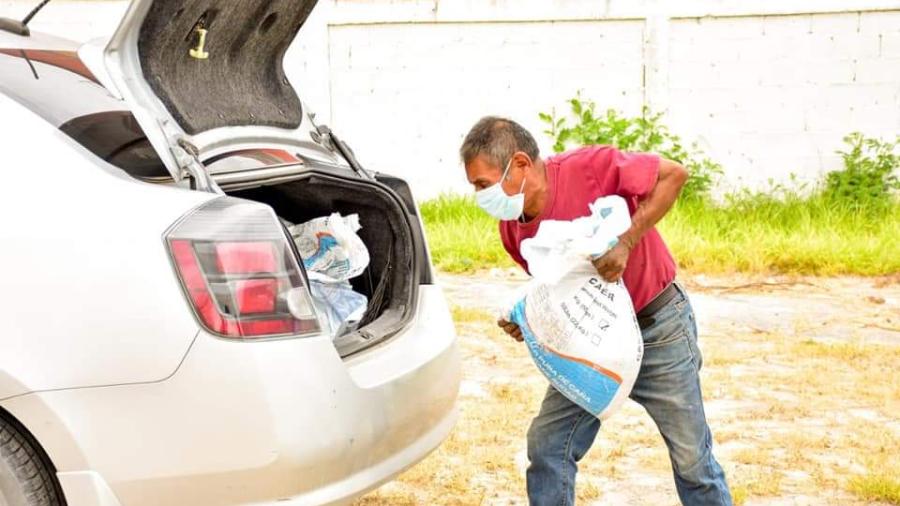 Ayuntamiento y DIF apoyan con costales de arena