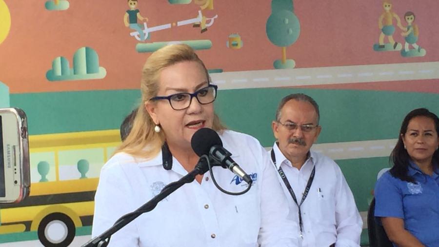 Se lleva acabo primera feria de regreso a clases