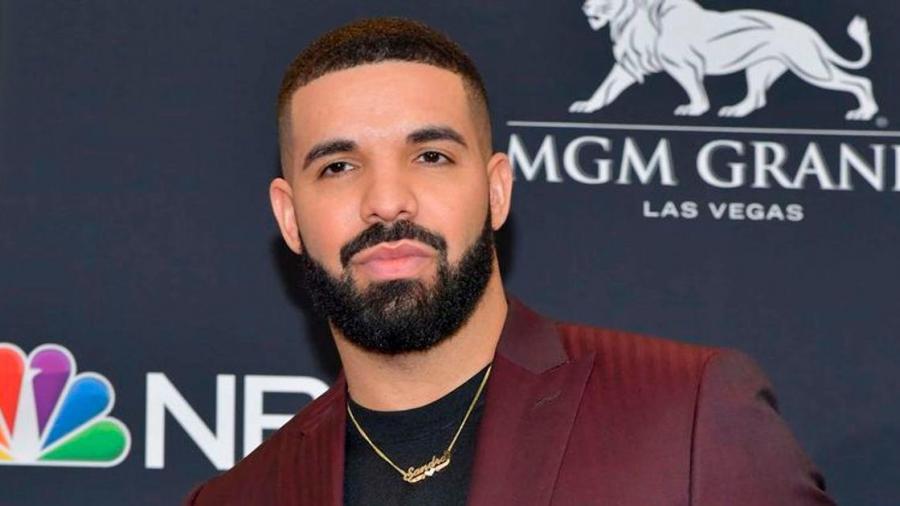 Renuncia Drake a sus nominaciones a los Grammy