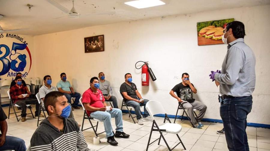 Voluntariado del DIF Reynosa entrega apoyos a integrantes de la asociación Drogadictos A.C.