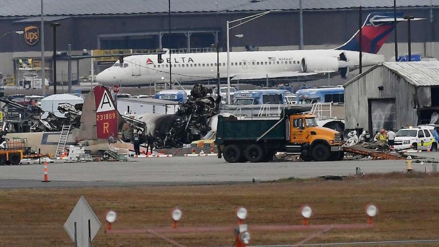 Avión de la Segunda Guerra Mundial se estrella en aeropuerto de Connecticut