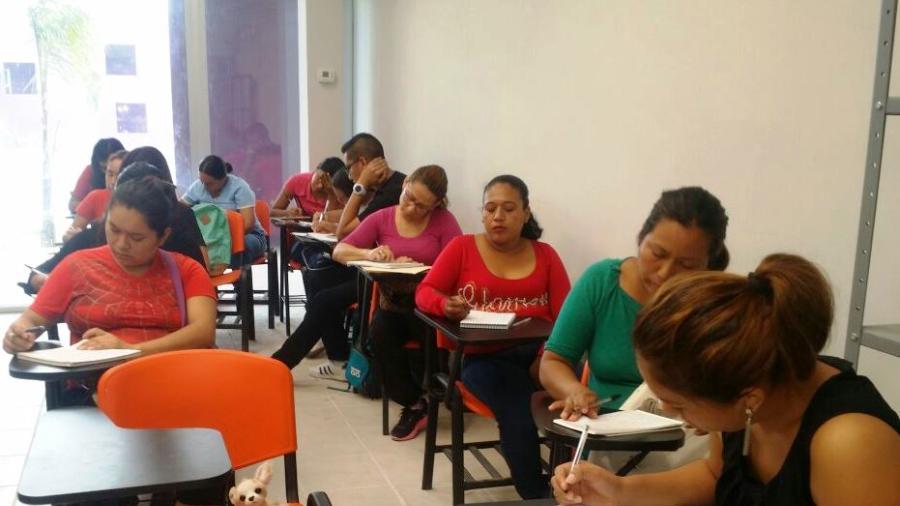 Concluyen jefas de familia cursos y talleres de capacitación