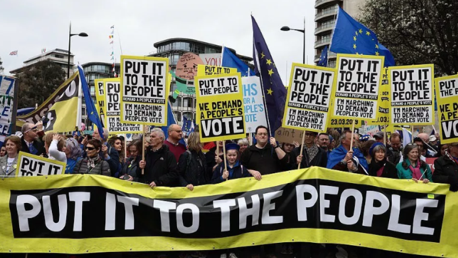 Británicos marchan y demandan nuevo referéndum para el Brexit