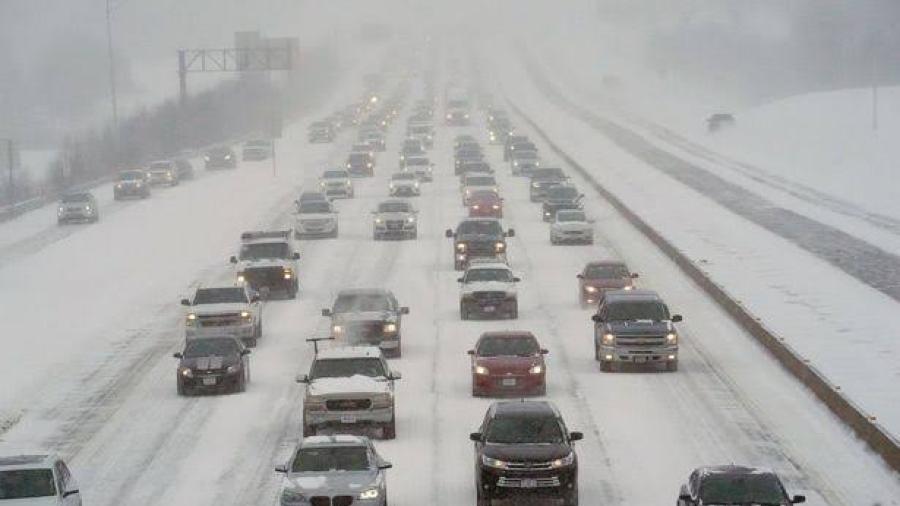 Suman 24 muertos por tormenta Invernal en EEUU