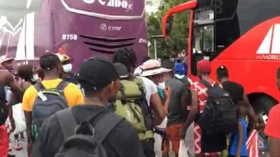 Retornan municipio y el INM autobuses con haitianos 