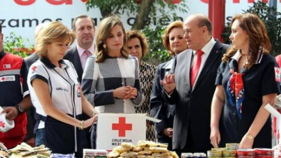Reina Letizia visita la Cruz Roja Mexicana
