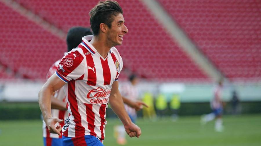 “Cone” Brizuela da positivo a COVID-19; es baja de Chivas para las semifinales