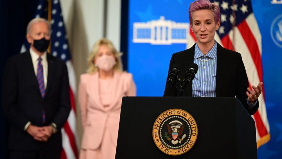 Megan Rapinoe se queja sobre el salario a las mujeres en el fútbol