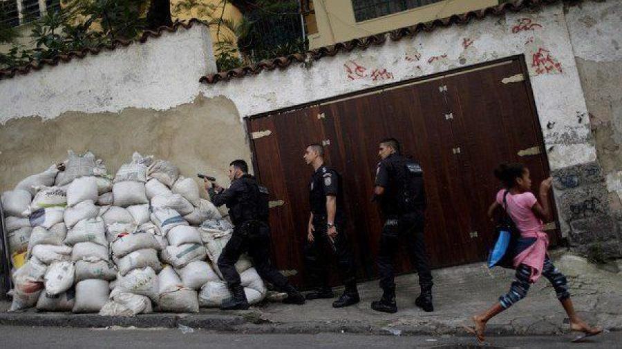 Violencia en Brasil, deja sin escuela a más de 22 mil niños