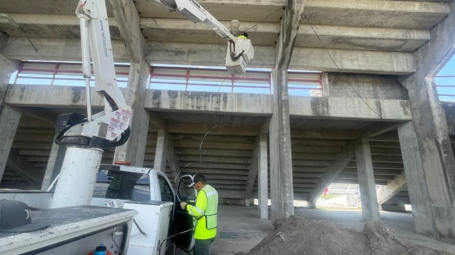 Realiza Gobierno de Reynosa mantenimiento de alumbrado público 