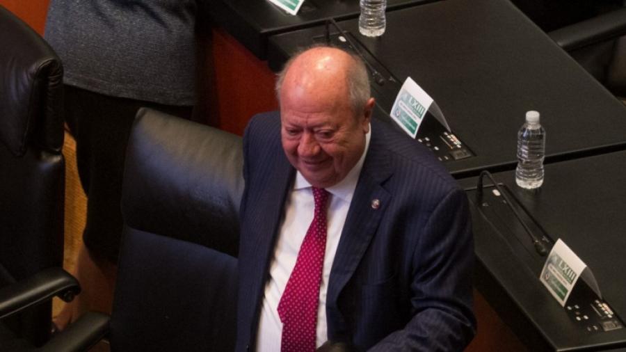 Carlos Romero Deschamps dejará de ser trabajador de Pemex desde hoy: AMLO 