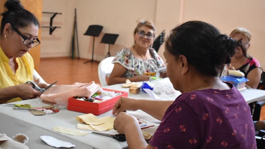 Incentiva Gobierno de Carlos Peña Ortiz la imaginación a través del Taller de Artesanías del IRCA