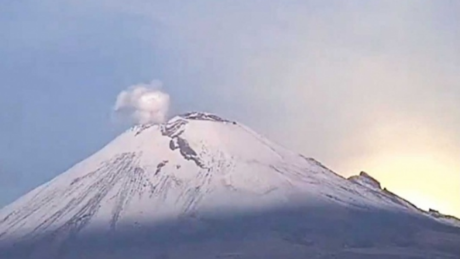 Popocat&eacute;petl registra explosi&oacute;n y 5 minutos de sismo