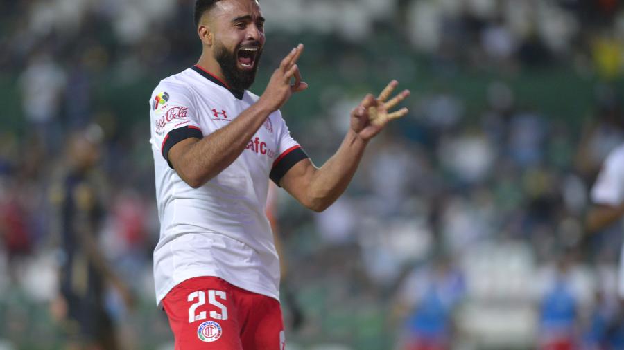 Toluca echa al campeón Léon en penales