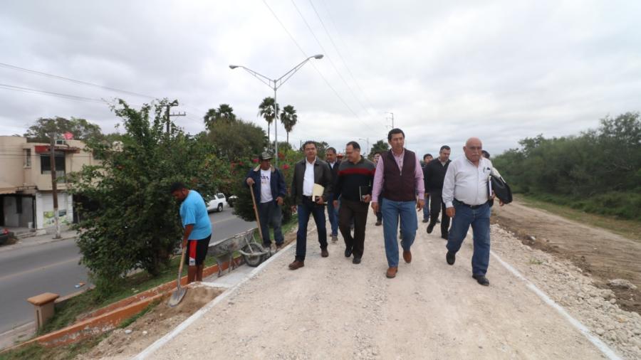 Avanzan trabajos de ciclopista, autorizada por el alcalde en el bordo del r&iacute;o Bravo
