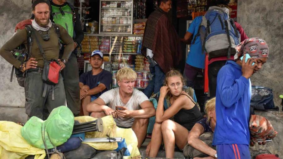 Rescatan a los más de 500 escaladores atrapados en Indonesia
