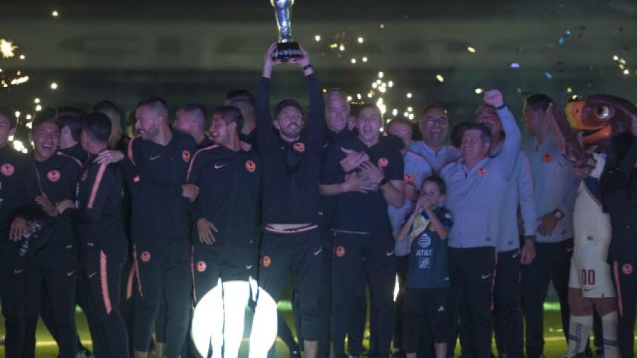 América festeja su titulo 13 con su afición