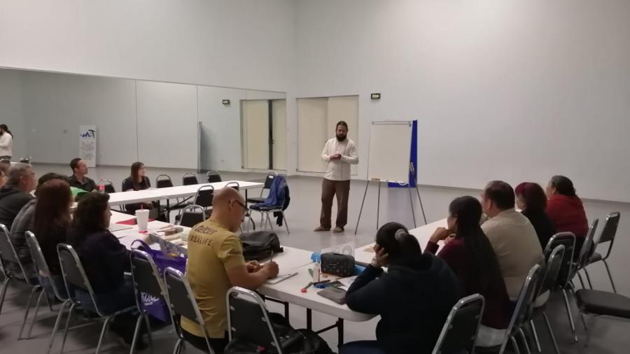 Enfrentar la violencia con poesía, títeres y sombras
