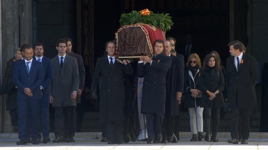 Inicia la exhumación de Francisco Franco en España