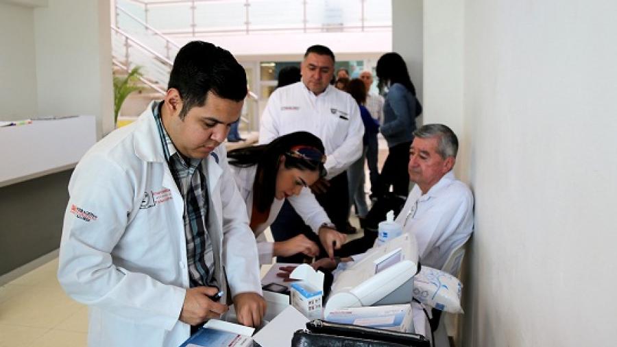 Trabajadores de la salud solicitan a AMLO su basificación