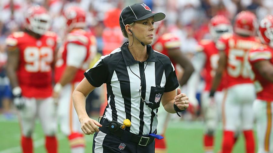 Sarah Thomas será la primera mujer referee en la historia de los playoffs de la NFL