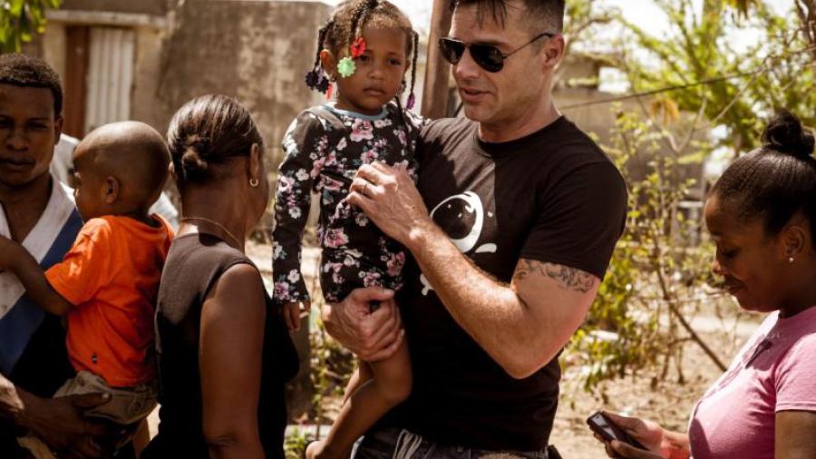 Ricky Martin sigue ayudando a levantar Puerto Rico
