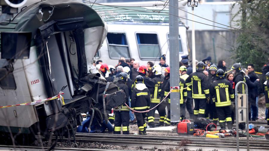 Abren línea de apoyo tras descarrilamiento de tren en Italia