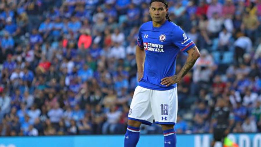 Cruz Azul rescindiría contrato al Gullit Peña