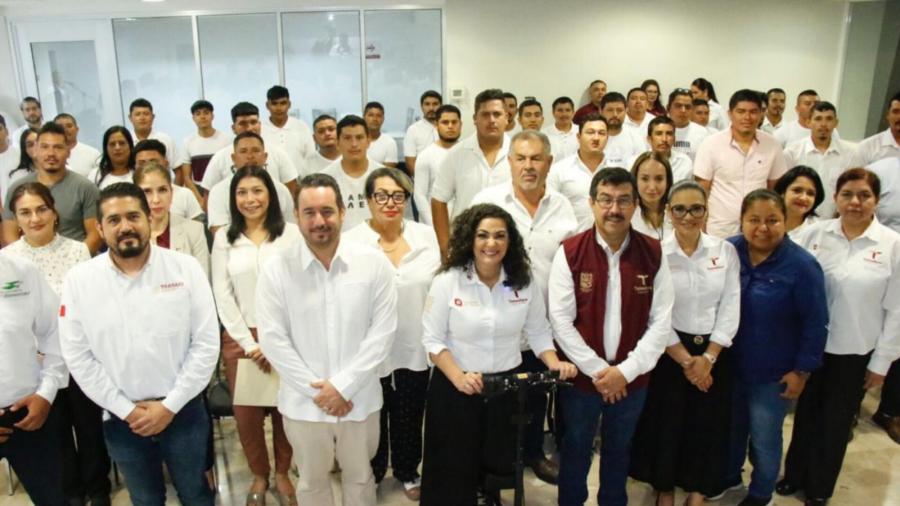 Se van 36 jornaleros a trabajar a Florida, Estados Unidos 