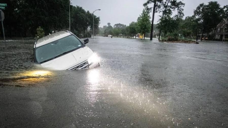 Ya son 233 personas rescatadas por intensas lluvias e inundaciones en Texas